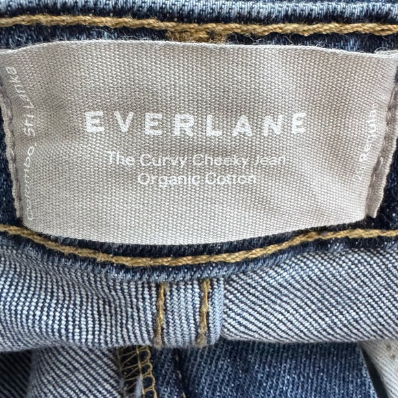 Everlane Curvy Cheeky Jeans - Butt Lifting Flattering for the Curvy Ladies - Picture 3 of 11